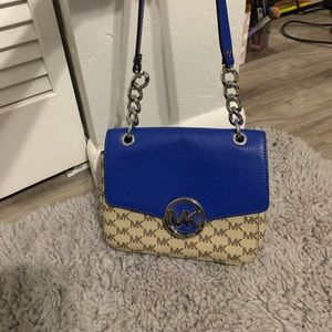 RARE blue and tan MICHAEL KORS 😍
